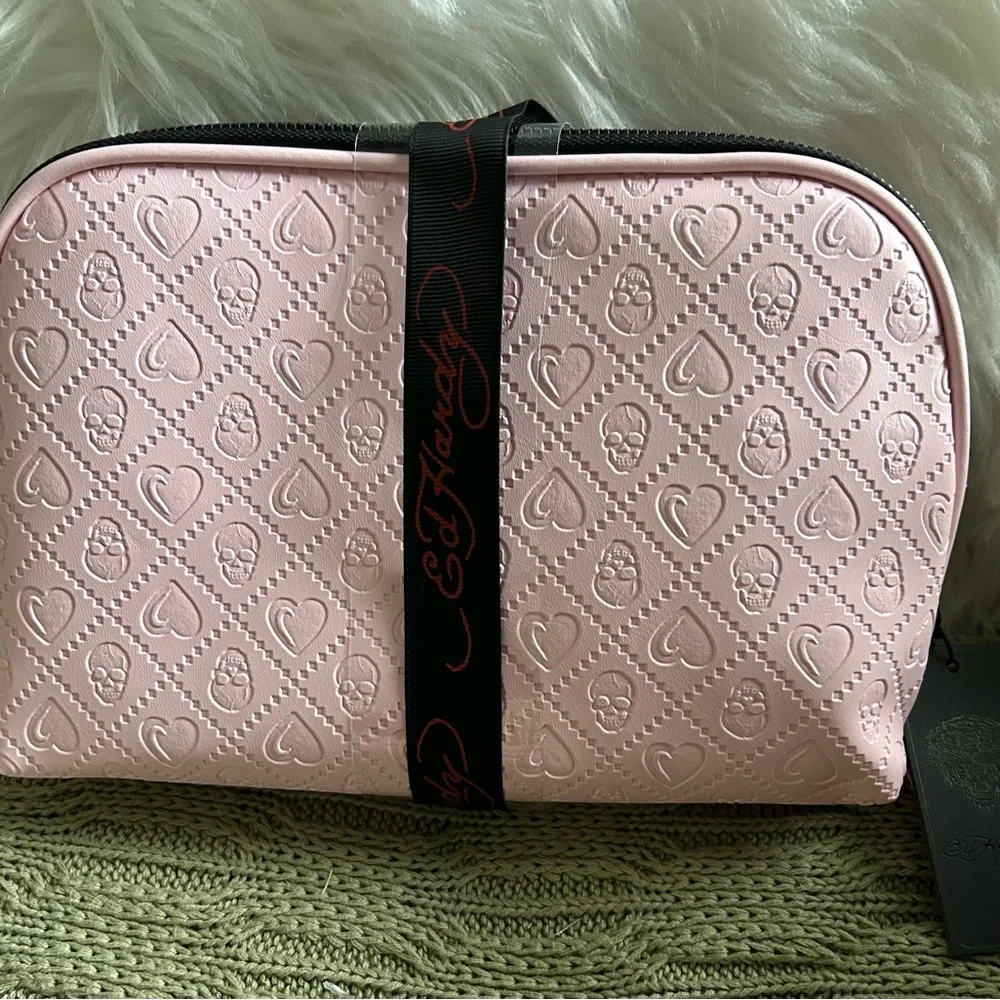 NWT Ed Hardy Pink Small Camo Cosmetic Pouch Bundle with Black Ribbon gift tie